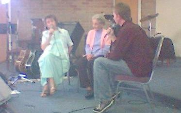 [Anzac+day+ladies.JPG]