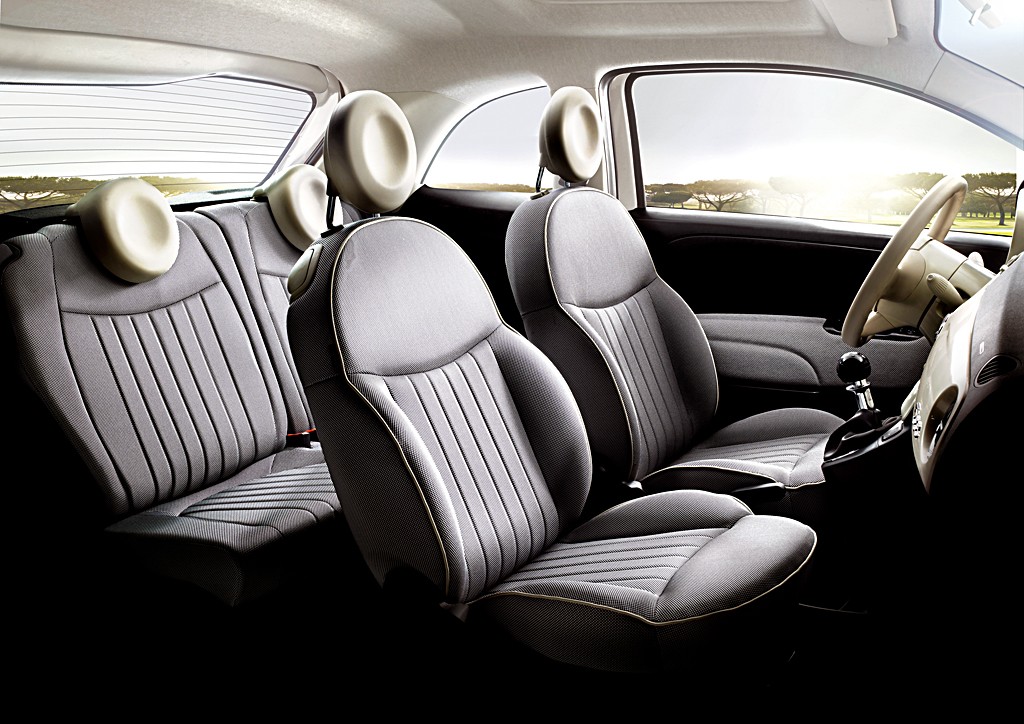 Fiat 500 Lounge interior