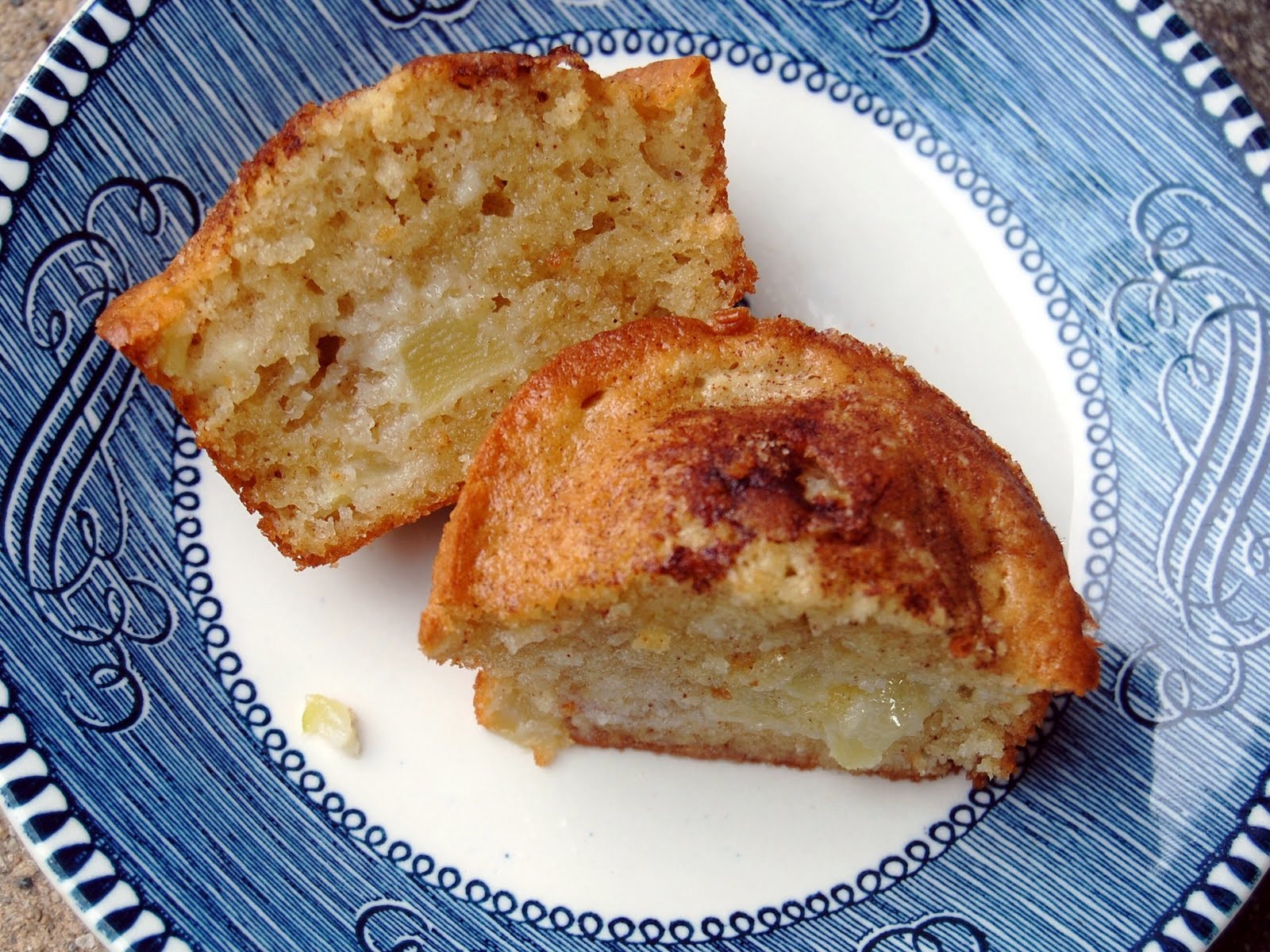 Featured image of post Recipe of Apple Cinnamon Cream Cheese Muffins