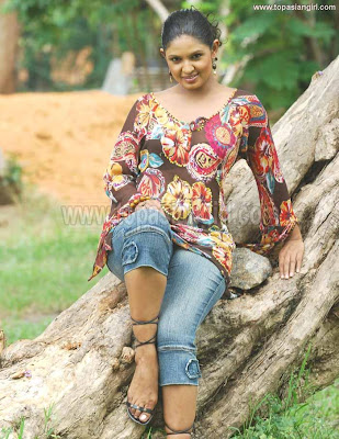 srilankan actress Dulani Anuradha