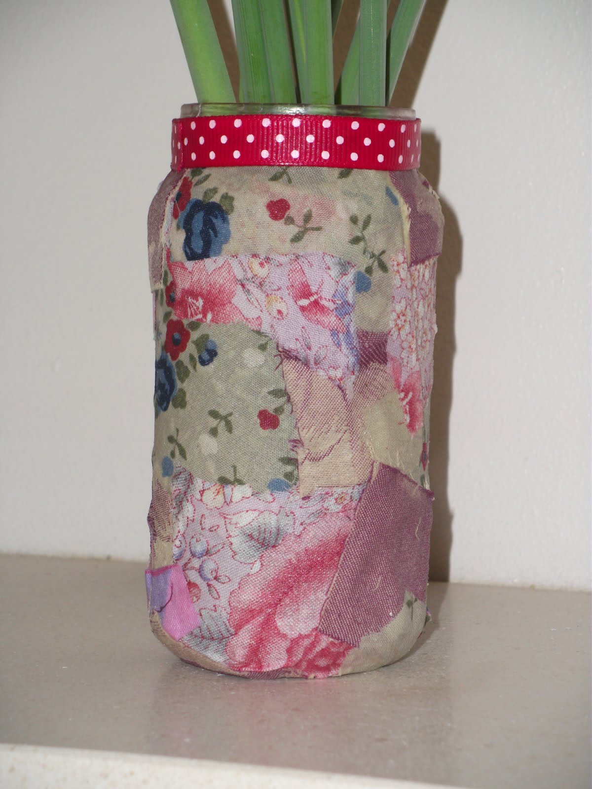 Madison Makes...a baby food jar decoupage vase.
