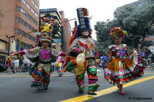 [Carnaval+de+Bogotá+(Colombia).jpg]