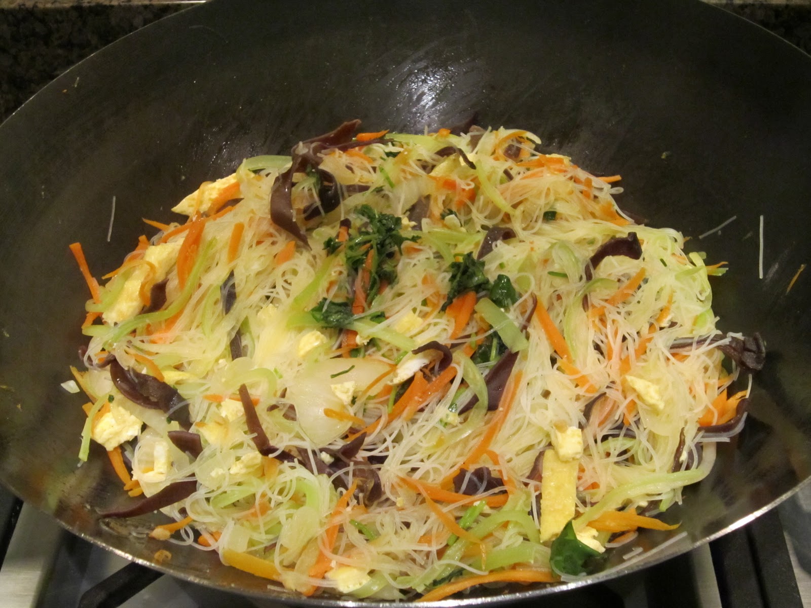 Gluten Free Asian Food Vegetarian stirfried rice vermicelli / 素炒米粉