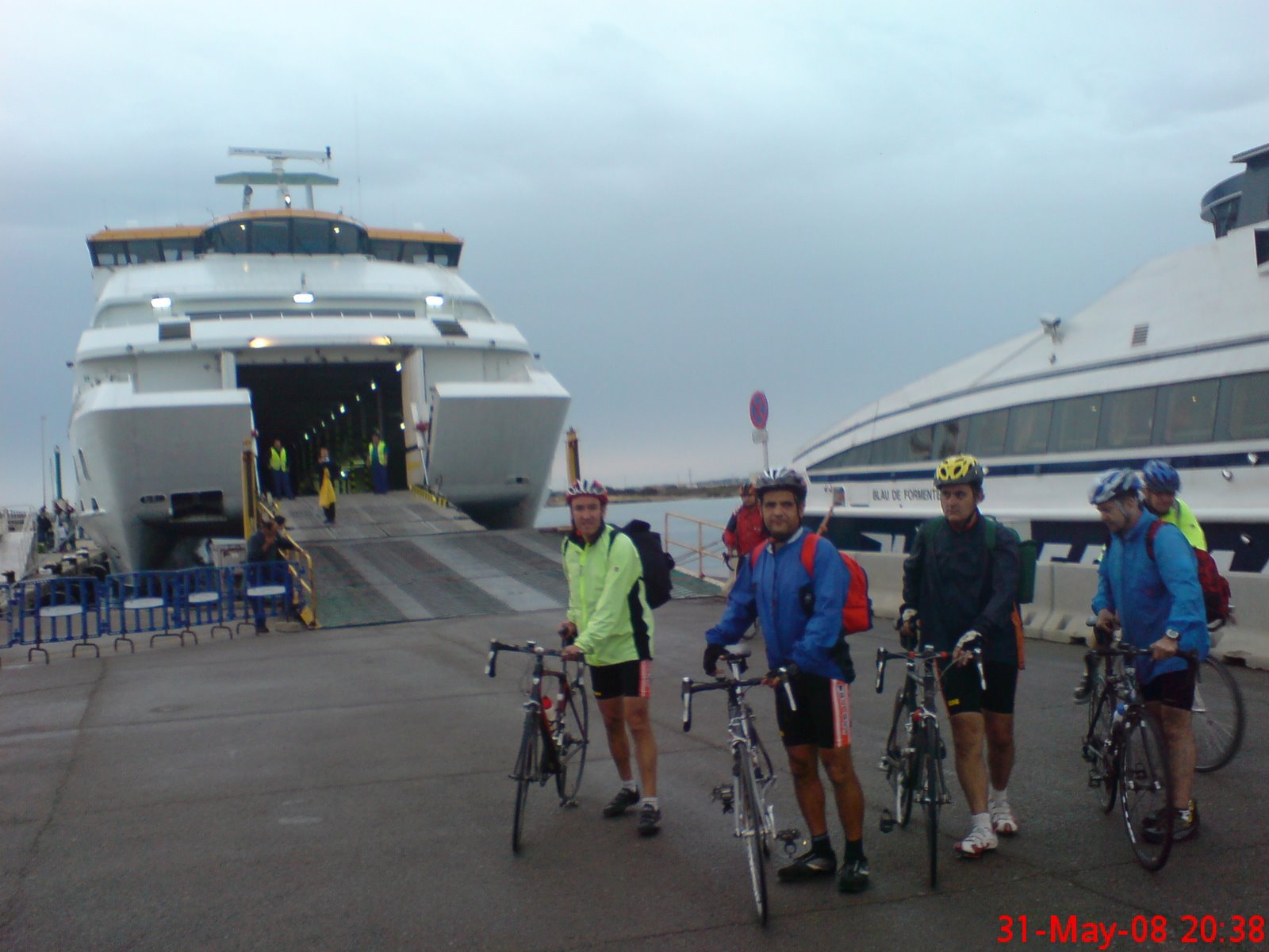 [080601+064.jpg]