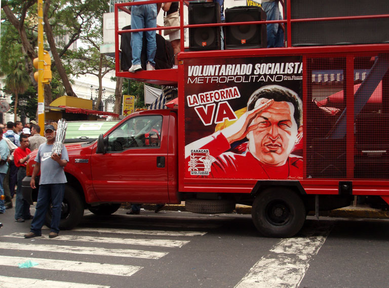 [Chavez+voluntariado.jpg]