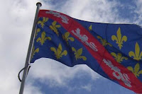 drapeau fleurdelisé de leopards