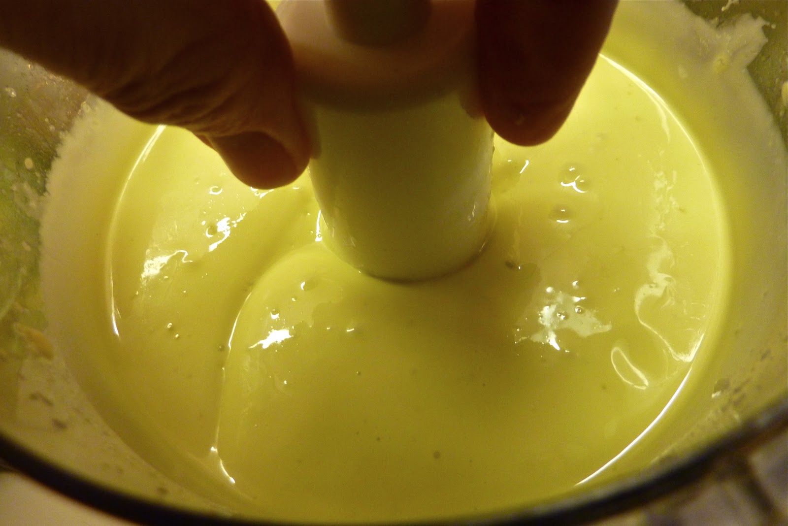 Delicious home made mayonnaise in less than 5 minutes!
