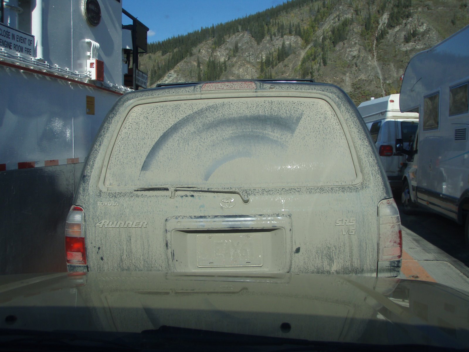 [46+alaska+roads+suck.JPG]