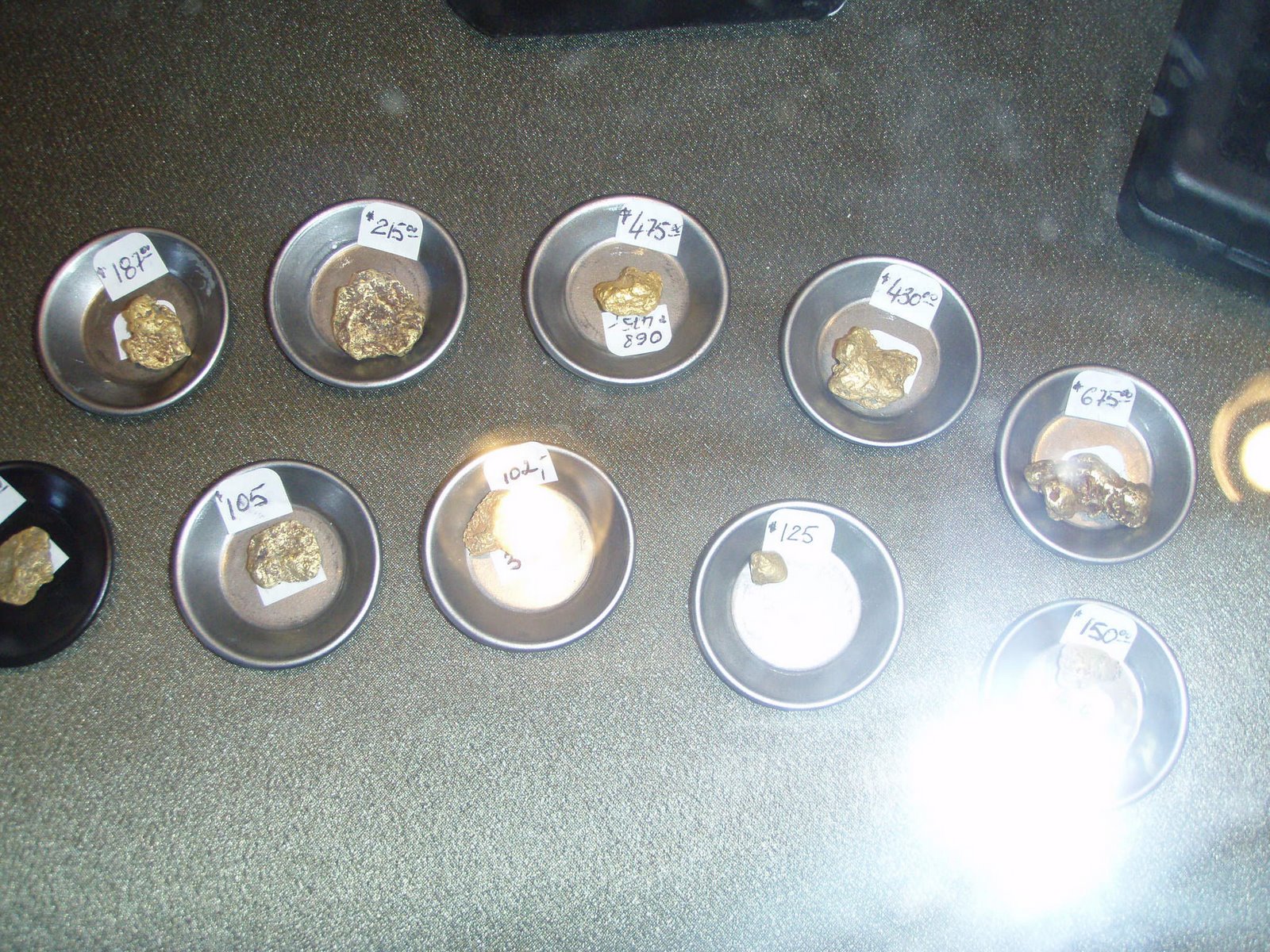 [29+gold+in+dawson.jpg]