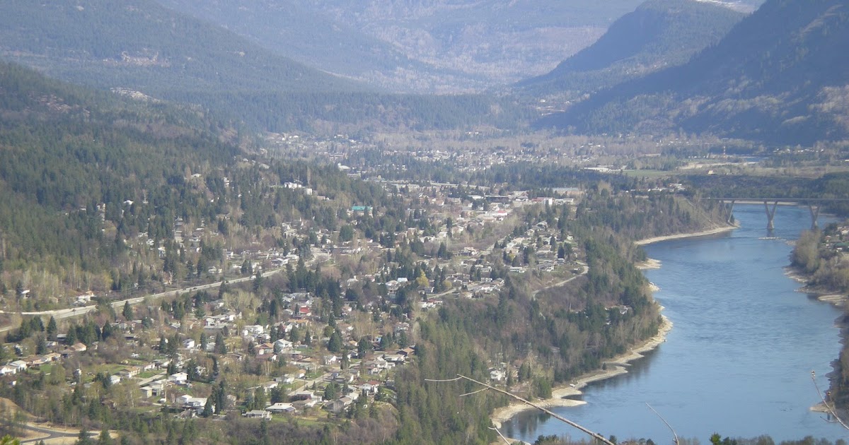 Trucking Down the Road Castlegag to Bow Island AB