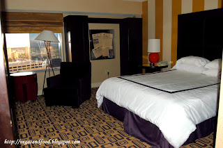 Vegas And Food Planet Hollywood Hotel Room