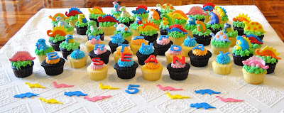 Baking Maniac: Dinosaur Cupcakes!