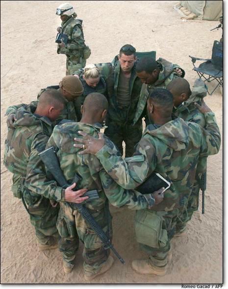 [Soldiers+Praying2.jpg]