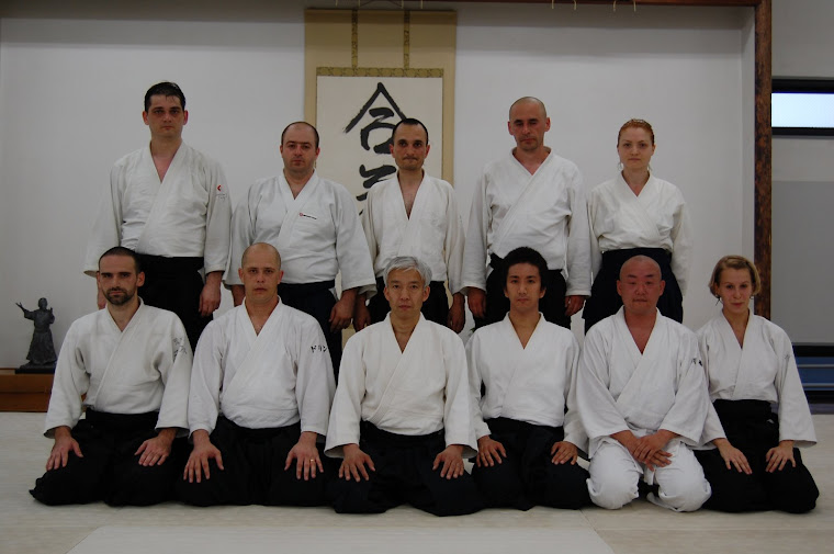 Aikikai Hombu Dojo, 2008 – Delegația FRAA împreună cu Doshu Ueshiba Moriteru și Waka sensei