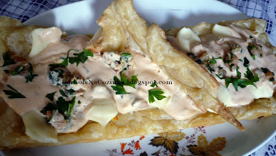 Folhado com Catupiry e Creme de Camarão Folhado com Catupiry e Creme de Camarão