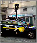 Un mec est payé pour se trimballer toute la journée dans une voiture . (wago google)