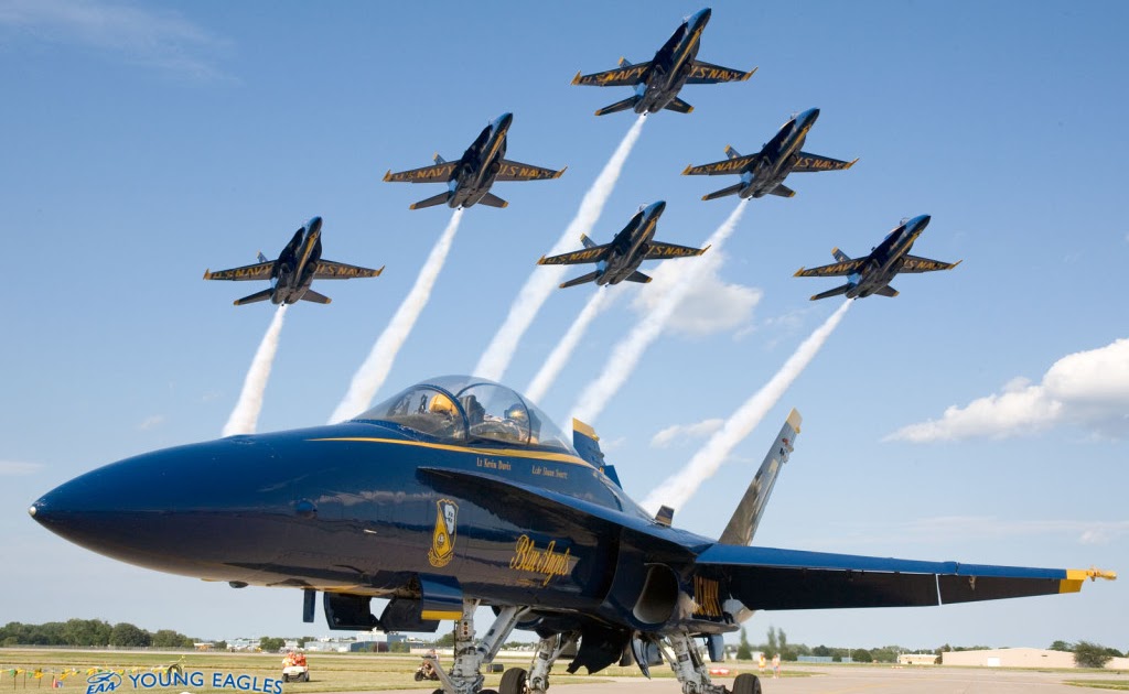 Monsoon Photo&News Blue Angels VS Thunderbirds in NYC