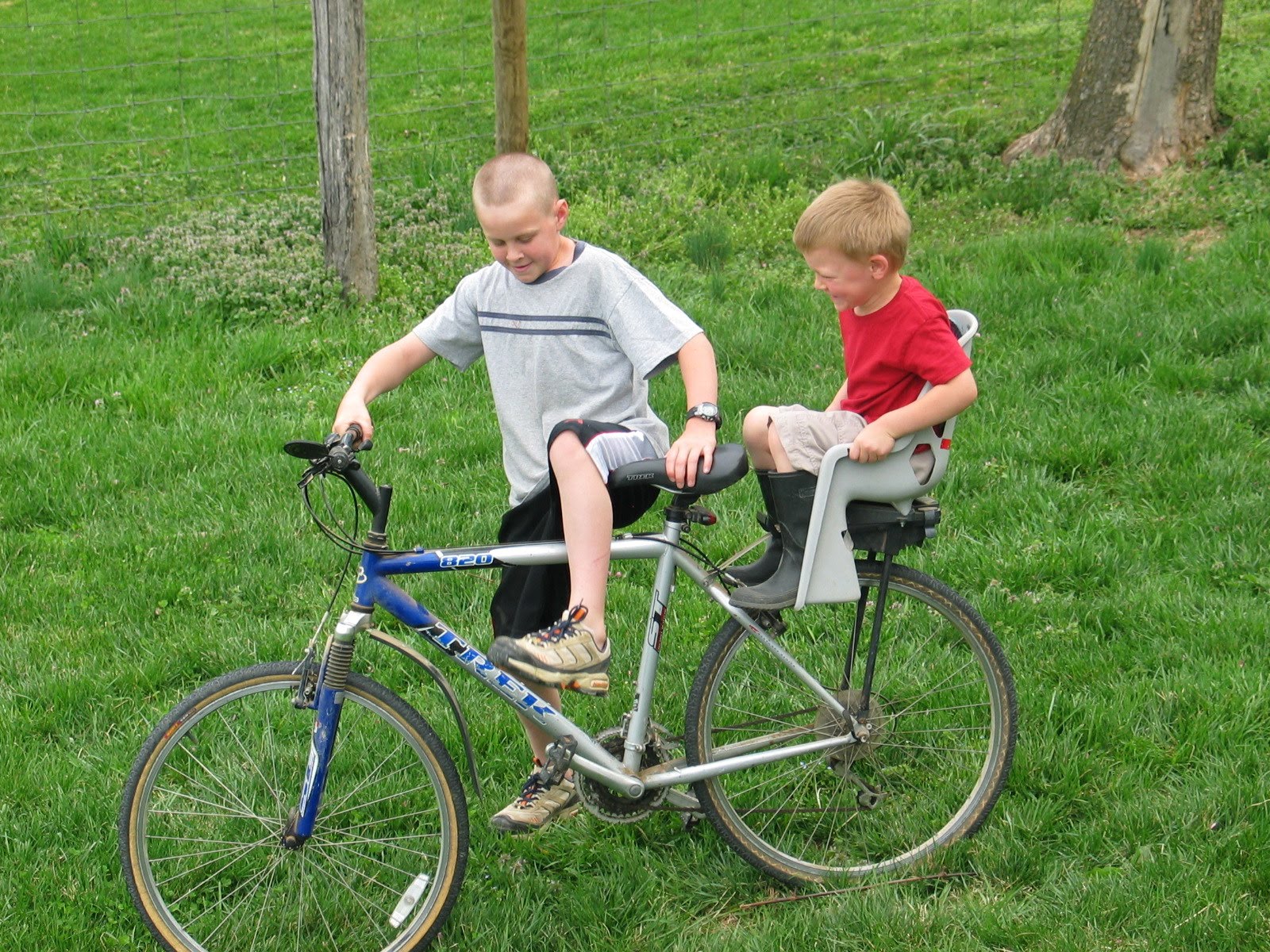 Biking with baby? r/daddit