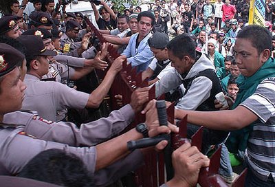 Essay tentang peran mahasiswa sebagai moral force 07 image