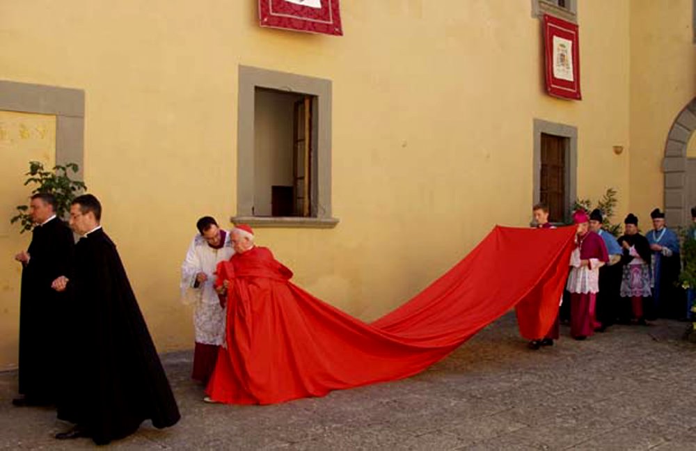 [Cañizares+con+capa.jpg]