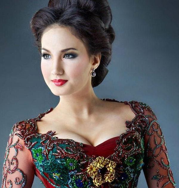 KALA FASHION: Hot Miss Indonesia Nadine Chandrawinata Pic