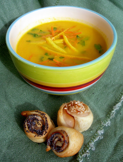 zuppa d carote o vellutata di carote all'arancia