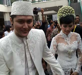 kebaya ni ma mulai hunting bahan kebaya nanti.yang murah beli dmna ya
