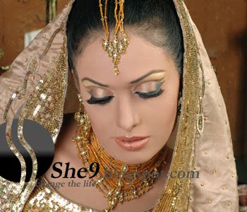 [New+Pakistani+Bridal+Makeup+www.She9.blogspot.com+(7).jpg]