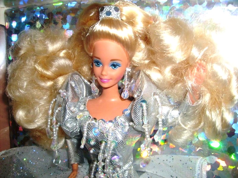 happy holiday barbie 1992