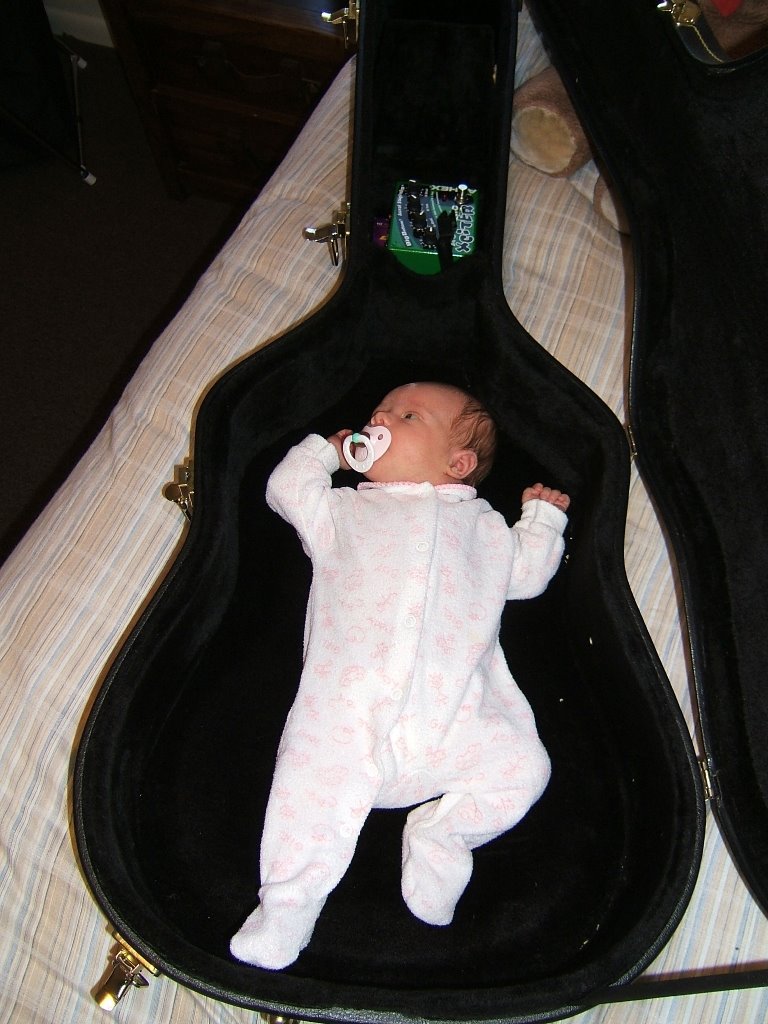 [Guitar1.JPG]