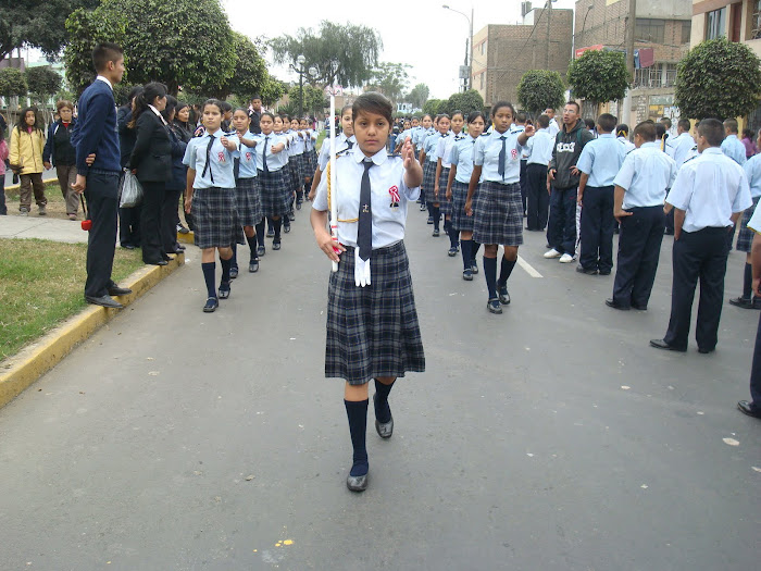Desfile Escolar en Gambeta