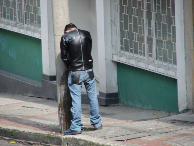 [meando_en_la_calle.jpg]