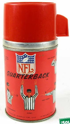 http://3.bp.blogspot.com/_8BVcGoREYwc/SrWsXrFFRXI/AAAAAAAAEjI/sIaCrz9vyvI/s400/1964+NFL+Lunchbox+6.jpg