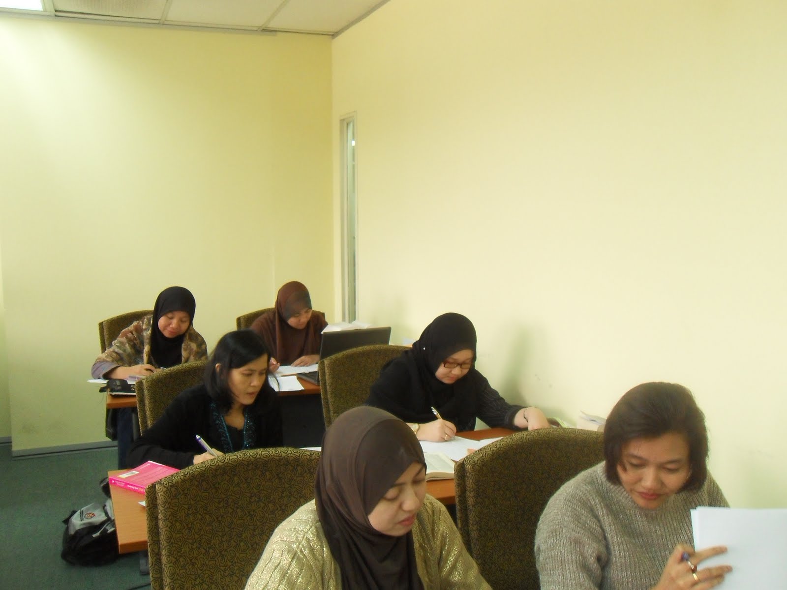 Tinidewi Sana Sini Celoteh Suri Kursus Terjemahan Intensif Di Institut Terjemahan Negara Malaysia