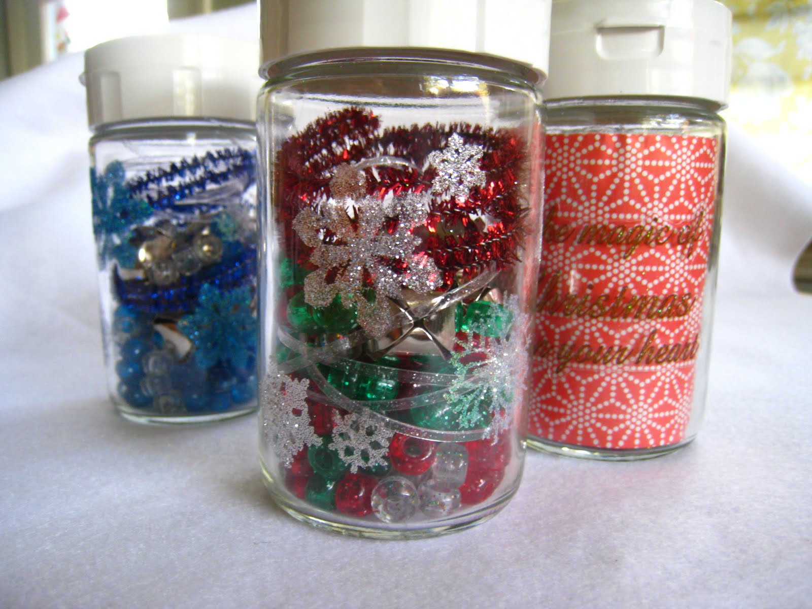 4 Crazy Kings Holiday Craft Kids Table Bead Jars