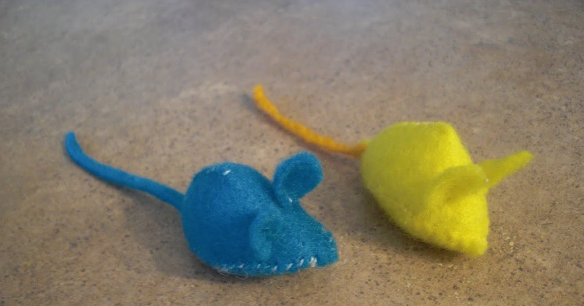 Obsessively Stitching Little Felt Mice