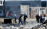 http://3.bp.blogspot.com/_8Tn3tpHaaUs/Sx491rnEfJI/AAAAAAAABUg/M0d2L4kFEnE/s200/Intifada1987.gif