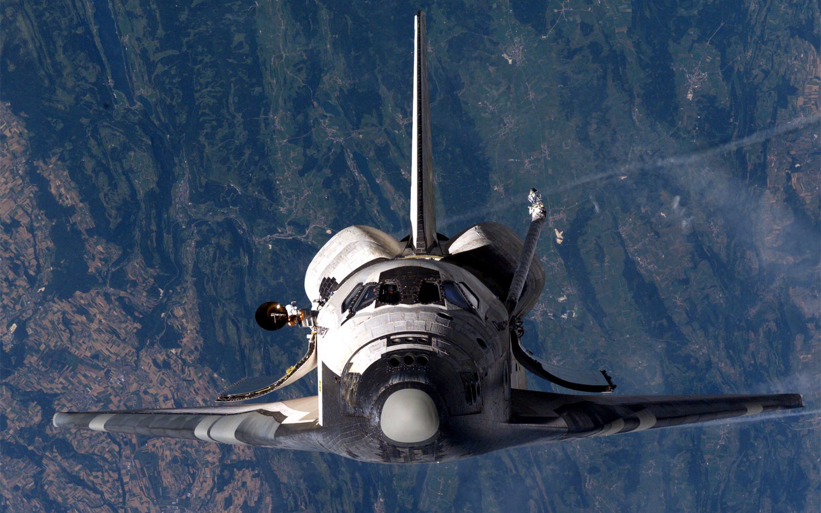 [SS+Discovery+Near+ISS1.jpg]