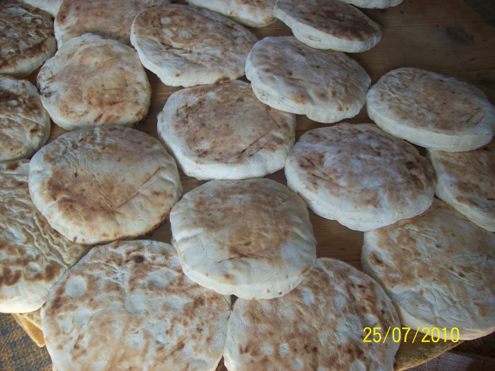 YÖRESEL HAMURLU EKMEK Açsan GEL