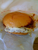 モスバーガーのとびきりチーズハンバーグサンドを食べた感想。