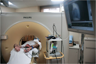 What+does+a+ct+scan+machine+look+like
