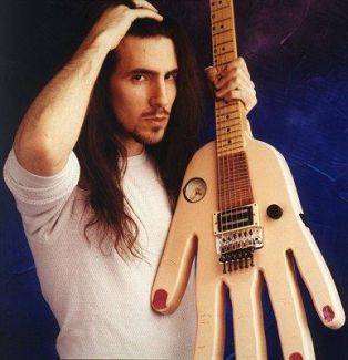 [Ron_Thal_(Bumblefoot)-12474.jpg]