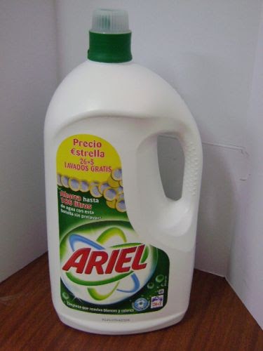 Fémina En Construcción: Detergente gel ARIEL = Detergente gel CARREFOUR