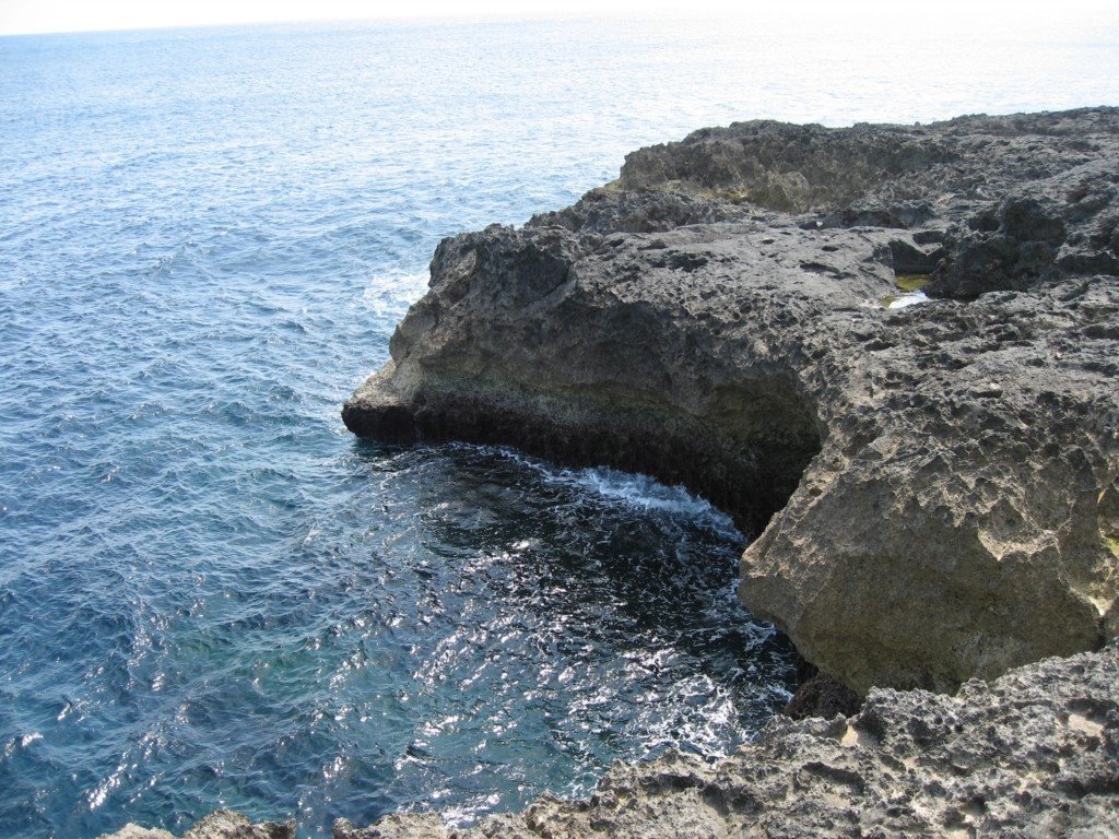 [06_southernmost_cliff_of_japan.jpg]