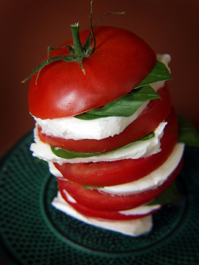 [tomatoonred3fix.jpg]