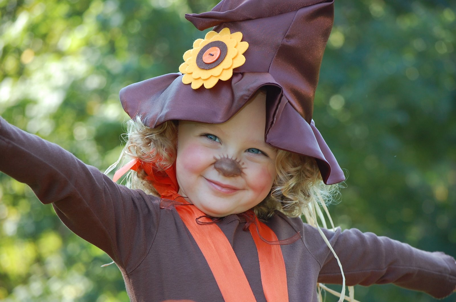 [Maggie+Halloween+487.JPG]