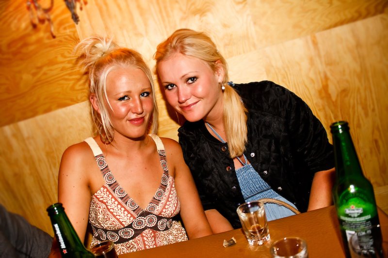 [35+IMG_5479-73.jpg]