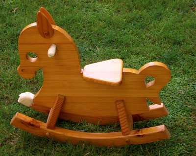 un caballo de madera