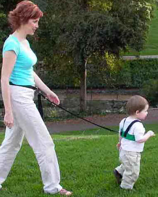 http://3.bp.blogspot.com/_8tM2rII1kvs/SEALsc3n-xI/AAAAAAAAAjY/IW0vznEB7cc/s400/kid-leash.jpg