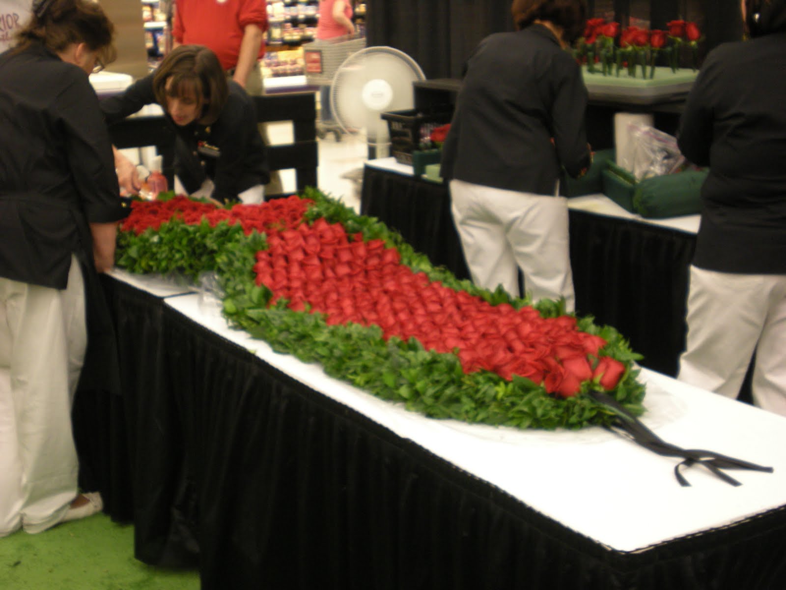 Beeutiful By Design Garland of Roses